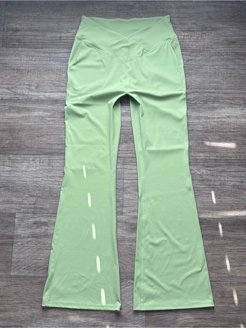 Green Nylon Activewear Flare Leggings w/ Crisscross Waist & Pockets Sporty AHQ